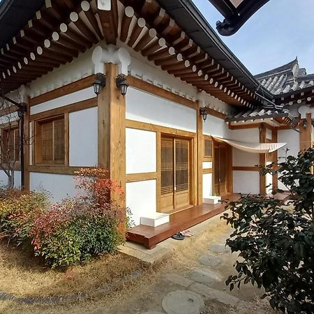 Adam Guesthouse Кёнджу Экстерьер фото